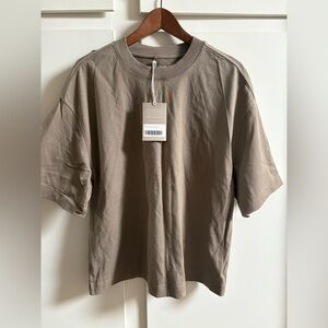 NWT Everlane Organic Cotton Premium Weight Relaxed Tee, Size Medium